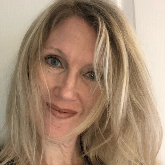 Meet your Posher, Tara - Picture 1 of 1